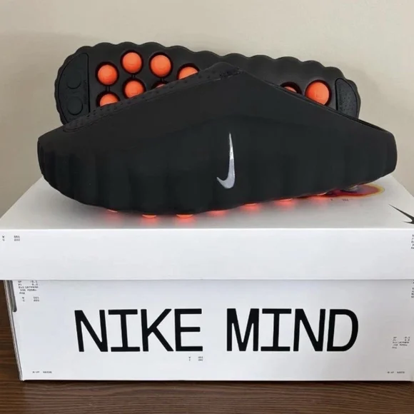 Men's Nike Mind 001 Black Chrome Hyper Crimson Slides - Picture 1 of 6